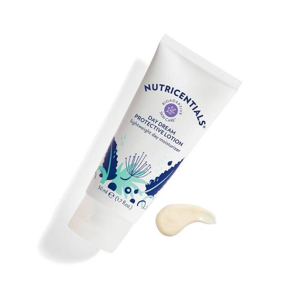 Cremă de zi pentru față - Day Dream Protective Lotion Lightweight Day Moisturizer SPF 30